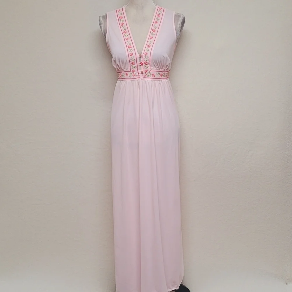 Vintage 60s Gilead Light Pink Floral Embroidered Sleeveless Nightgown Slip Dress - Picture 2 of 14